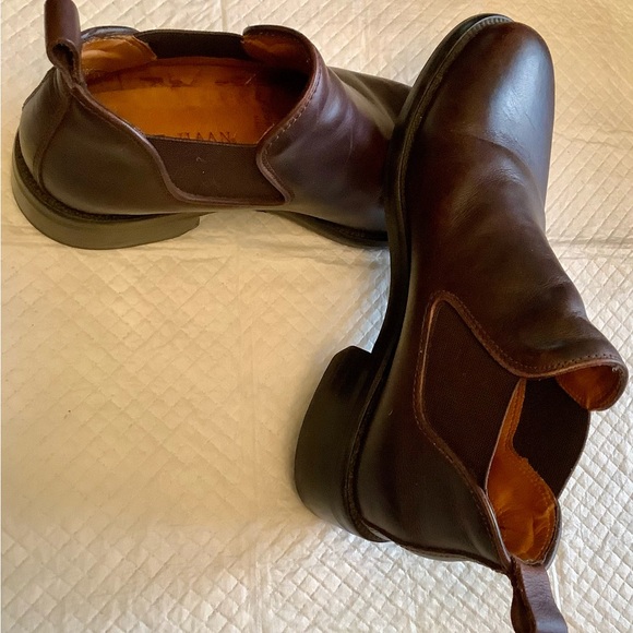 COLE HAAN, all leather, chelsea riding style boot. Soft supple, brown, lined - Picture 3 of 14